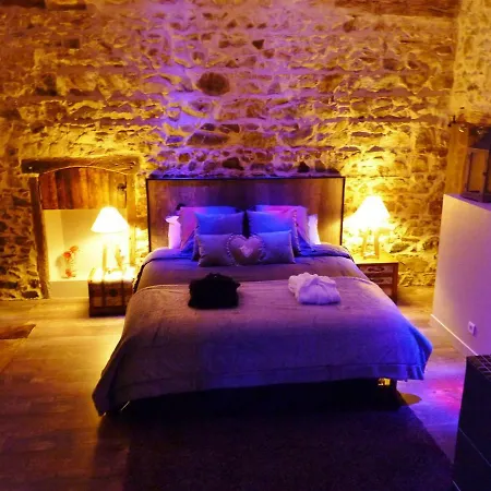 Domaine Du Barrage Bed & Breakfast Joux