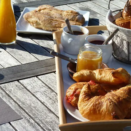 Domaine Du Barrage Bed & Breakfast Joux